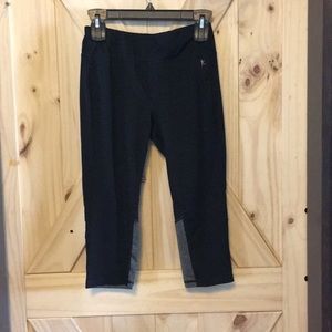 SOLD!! Final price drop-Danskin Capri leggings